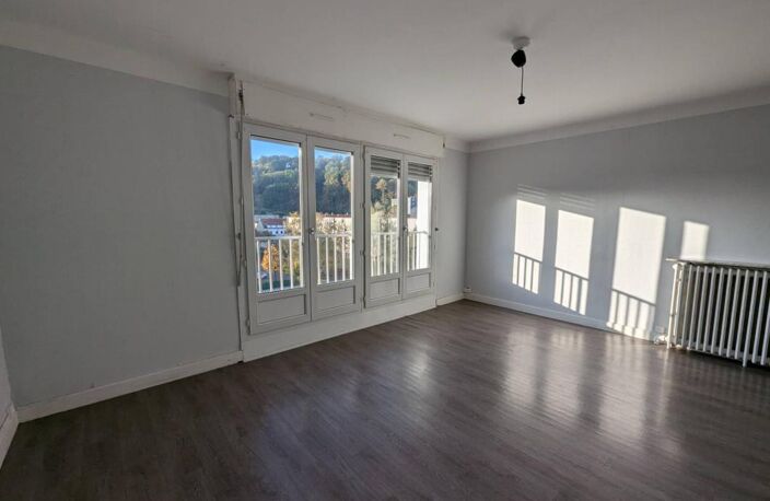 Location - Appartement T4 - 85m2 - Saint-Avold — photo 2