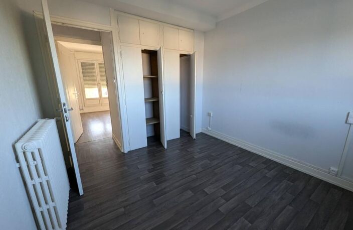 Location - Appartement T4 - 85m2 - Saint-Avold — photo 4