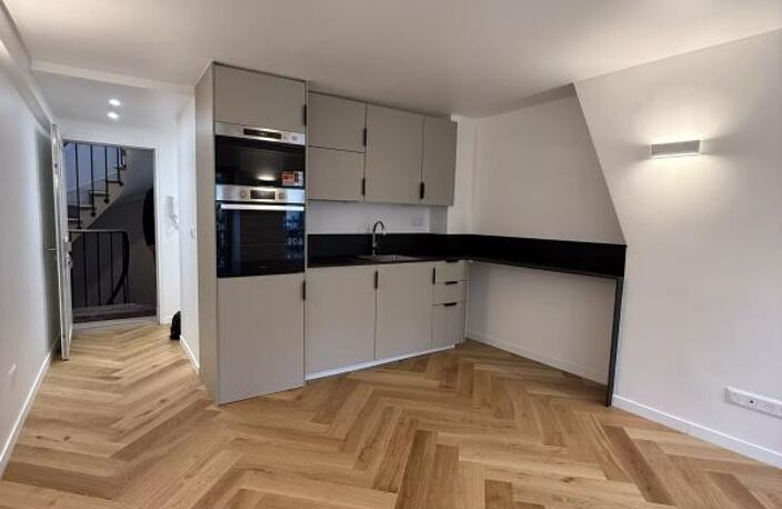 2 pièces rénové avec vue sur les toits de Paris – Saint-Germain-des-Prés — photo 3