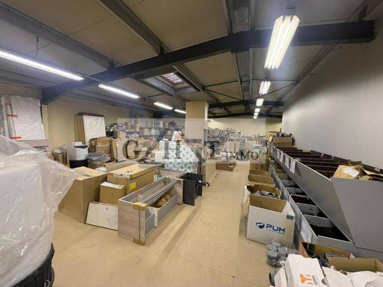 ENTREPOT 300 M² A VENDRE A DRAVEIL — photo 1