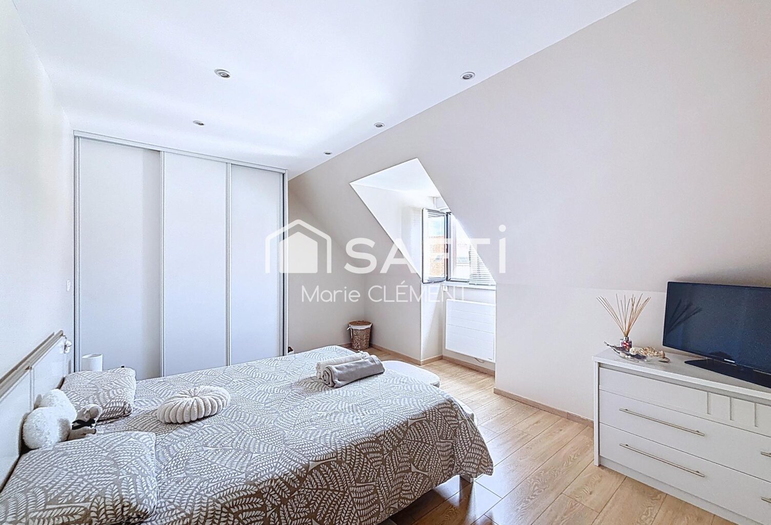 Maison individuelle de 152 m2, 4 chambres, Terrain de 800 m2 avec piscine — photo 1