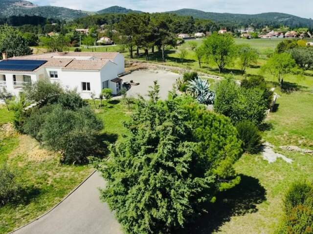 Villa spacieuse avec piscine à Bagard — photo du bien