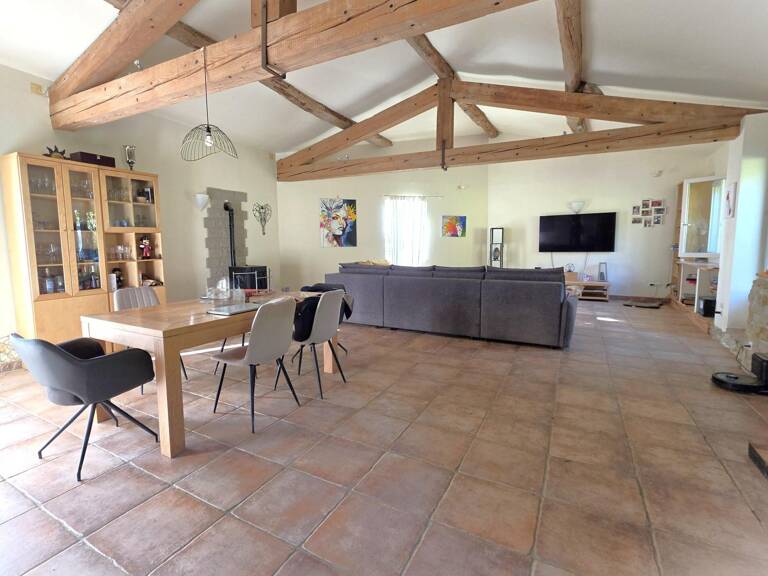 Maison t4 de 197m² sur un terrain de 943m² — photo 1
