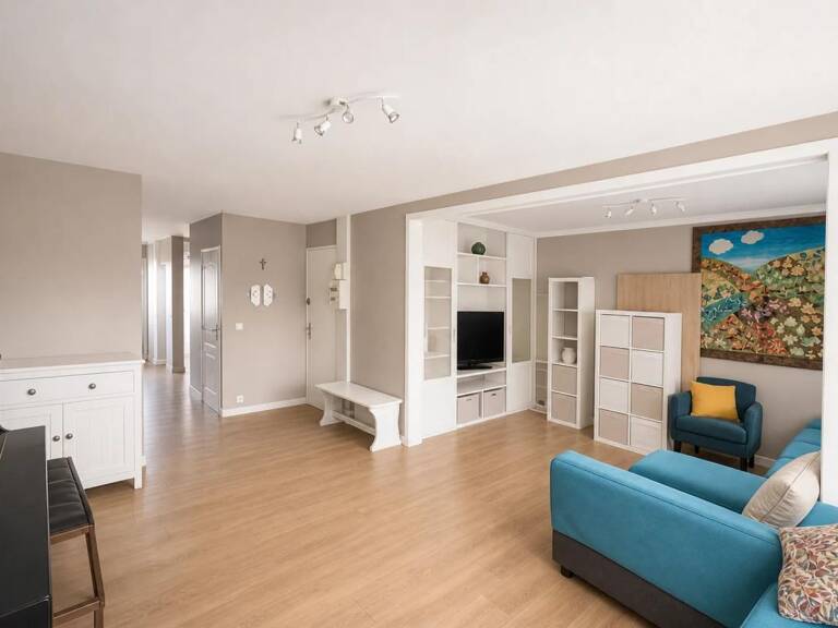 Grand appartement rénové de 5 pièces, cave à Melun — photo 1
