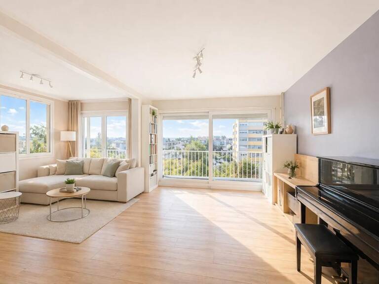 Grand appartement rénové de 5 pièces, cave à Melun — photo 1