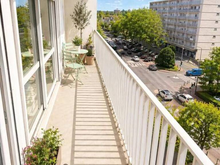 Grand appartement rénové de 5 pièces, cave à Melun — photo 1