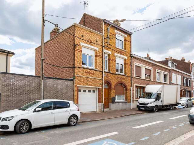 Maison de 8 pièces, louée, à Lille — photo du bien