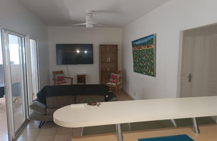Appartement T4 spacieux avec terrasse et piscines en résidence sécurisée — photo 2