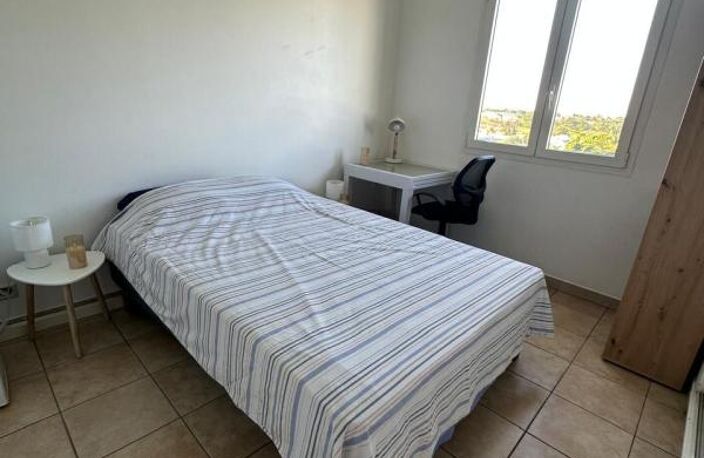 Appartement T4 spacieux avec terrasse et piscines en résidence sécurisée — photo 5
