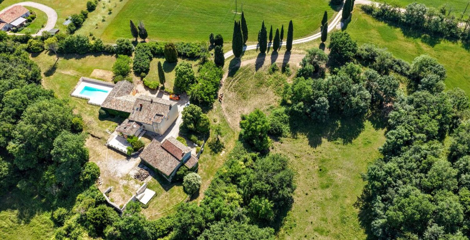 Propriété À Vendre — photo 1