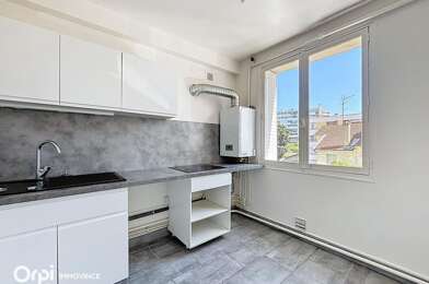 Appartement 3 pièces 690 €