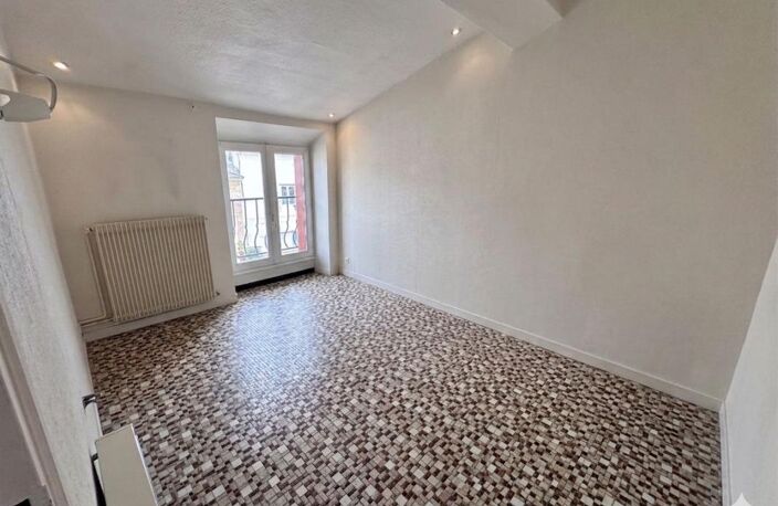 EXCLUSIVITÉ – Dernier étage, 2 chambres, fort potentiel – idéal investissement ou premier achat – Rive-de-Gier — photo 2