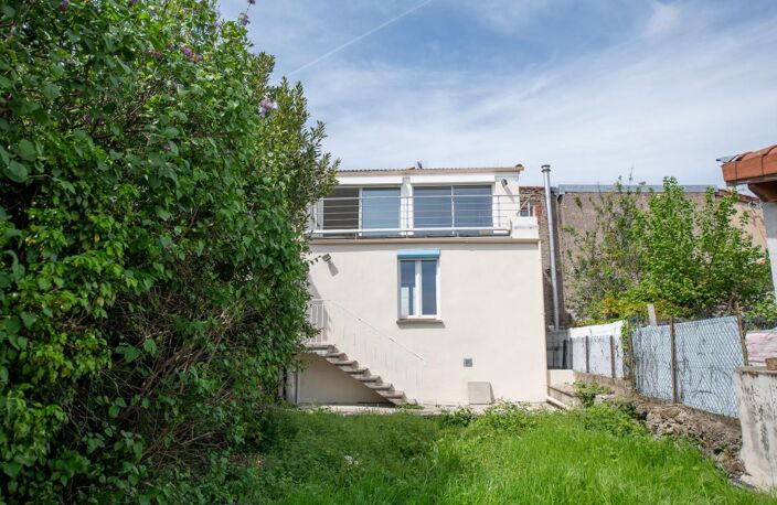 GENILAC MAISON DE VILLAGE AVEC TERRAIN — photo 2
