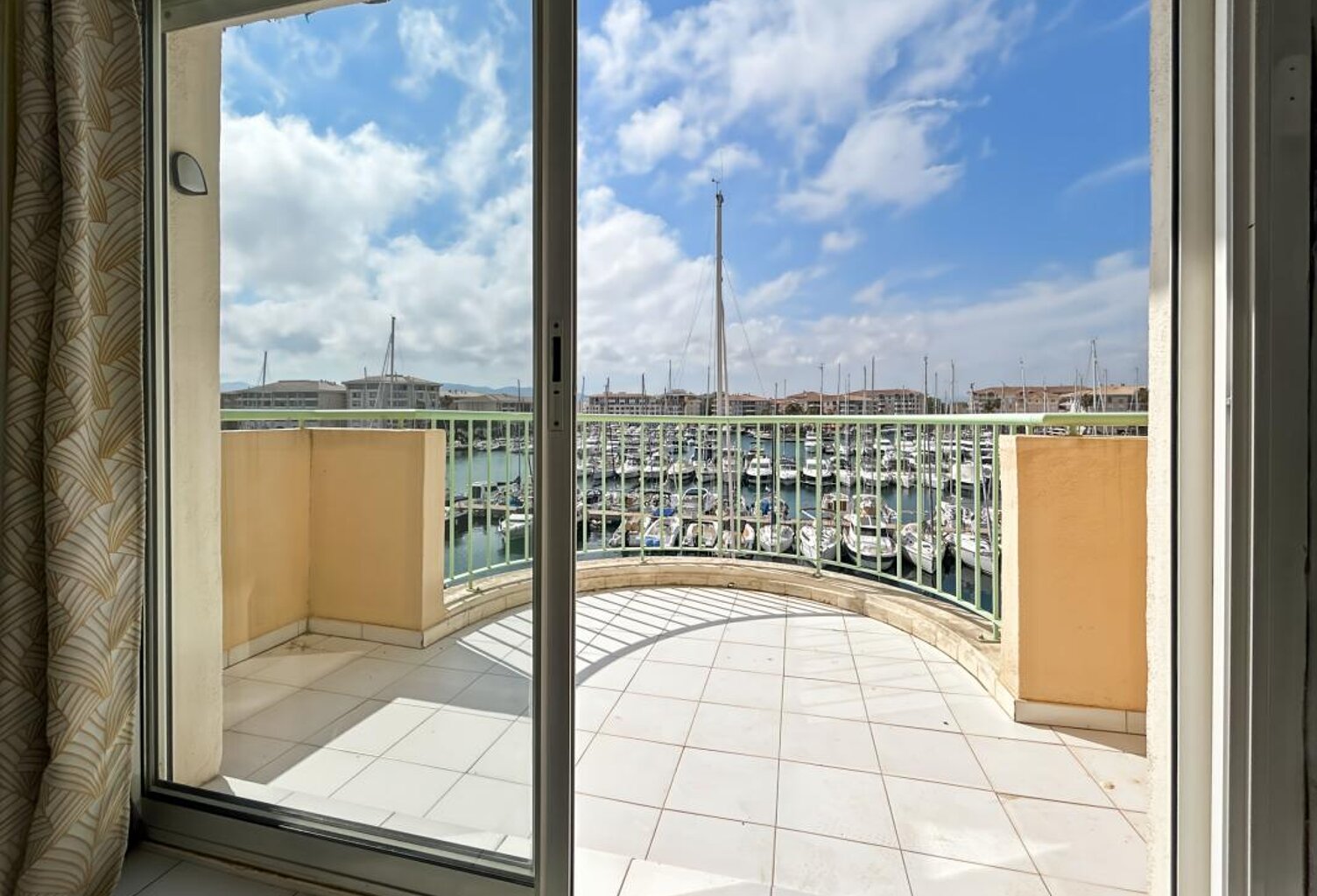 Appartement À Vendre — photo 1