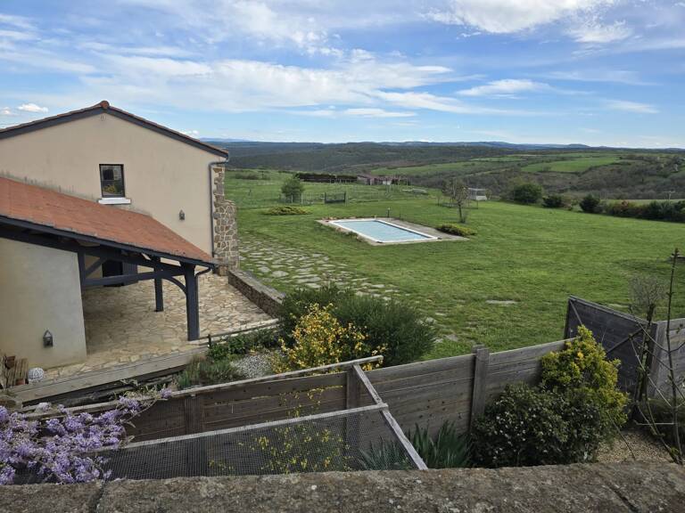 Superbe propriété avec piscine, gîte et dépendances à Apchat — photo 1