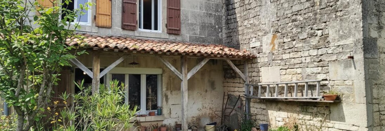 Maison 6 Pièces 106 m² à vendre à Saint-Même-les-Carrières (16720)