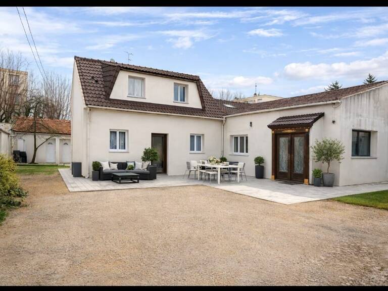 Maison Bobigny 8 pièce(s) 165.47 m2 — photo 1
