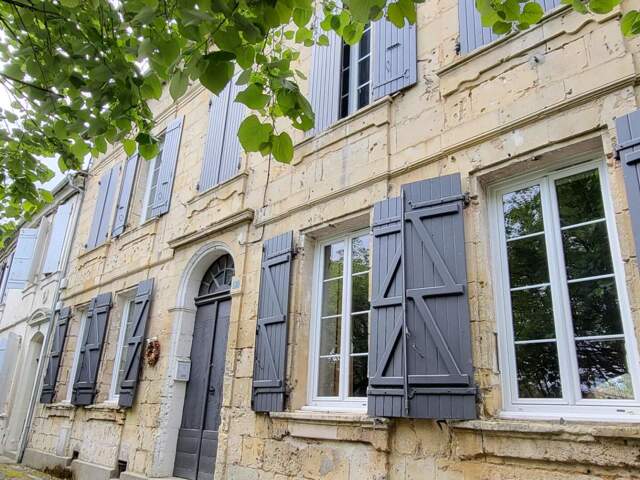 Centre ville  Mussidan  maison de 177 m² en pierres rénovation récente  4 chambres terrasse jardin — photo du bien
