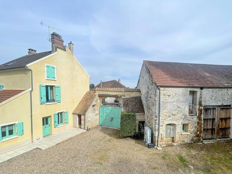 Corps de ferme à vendre sur Frémainville — photo 1