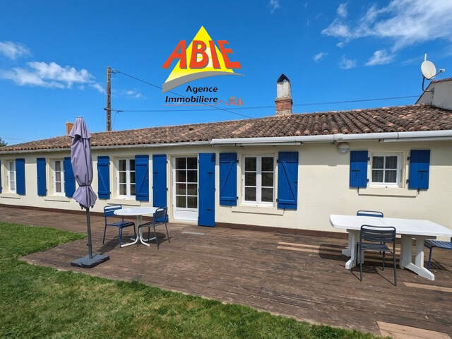 Maison en pierres de 68m2 bord de rivière — photo du bien