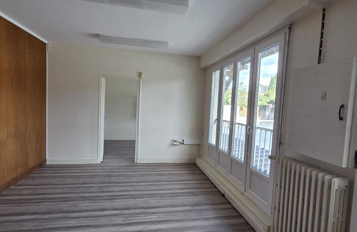 ANGERS SAINT SERGE BUREAUX  A LOUER — photo 2
