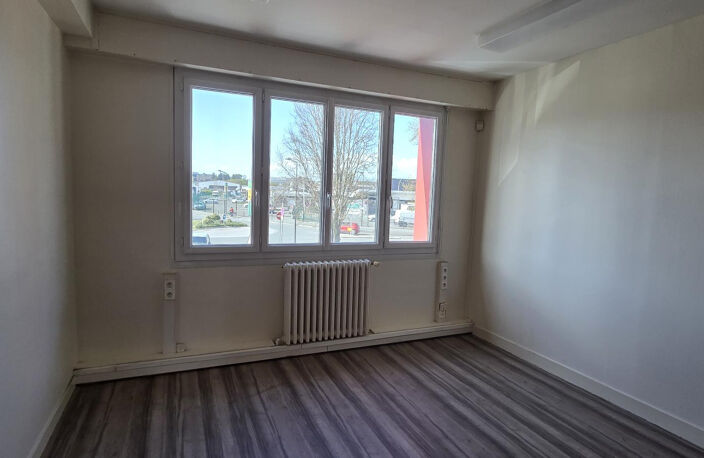 ANGERS SAINT SERGE BUREAUX  A LOUER — photo 3