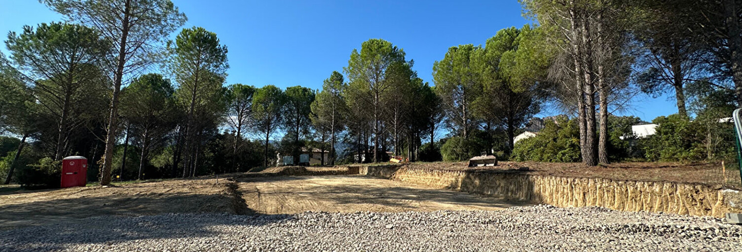 Terrain  615 m² à vendre à Roquebrune-sur-Argens (83520)