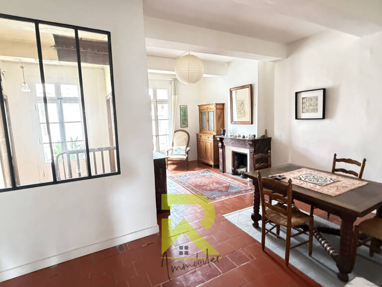 Maison de ville rénovée avec goût sur AGDE   Grand garage — photo 1