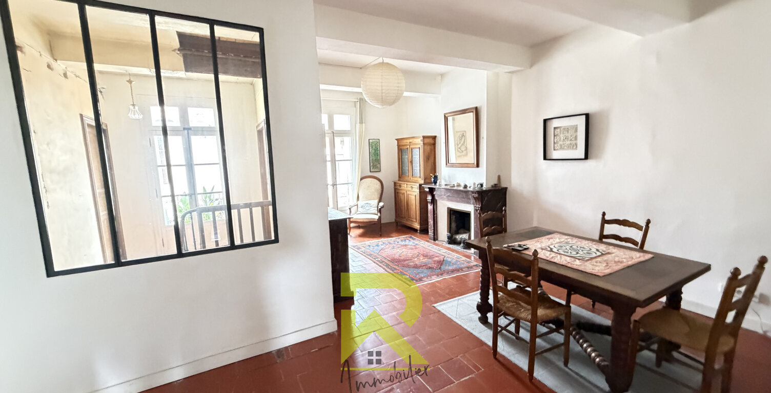 Maison de ville rénovée avec goût sur AGDE   Grand garage — photo 1