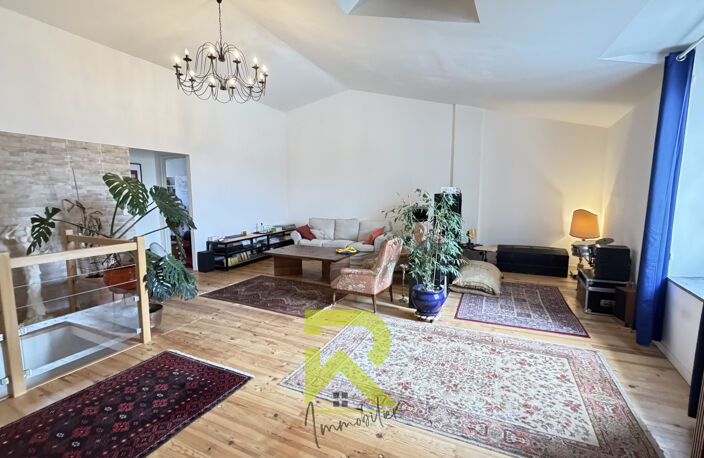Maison de ville rénovée avec goût sur AGDE   Grand garage — photo 2