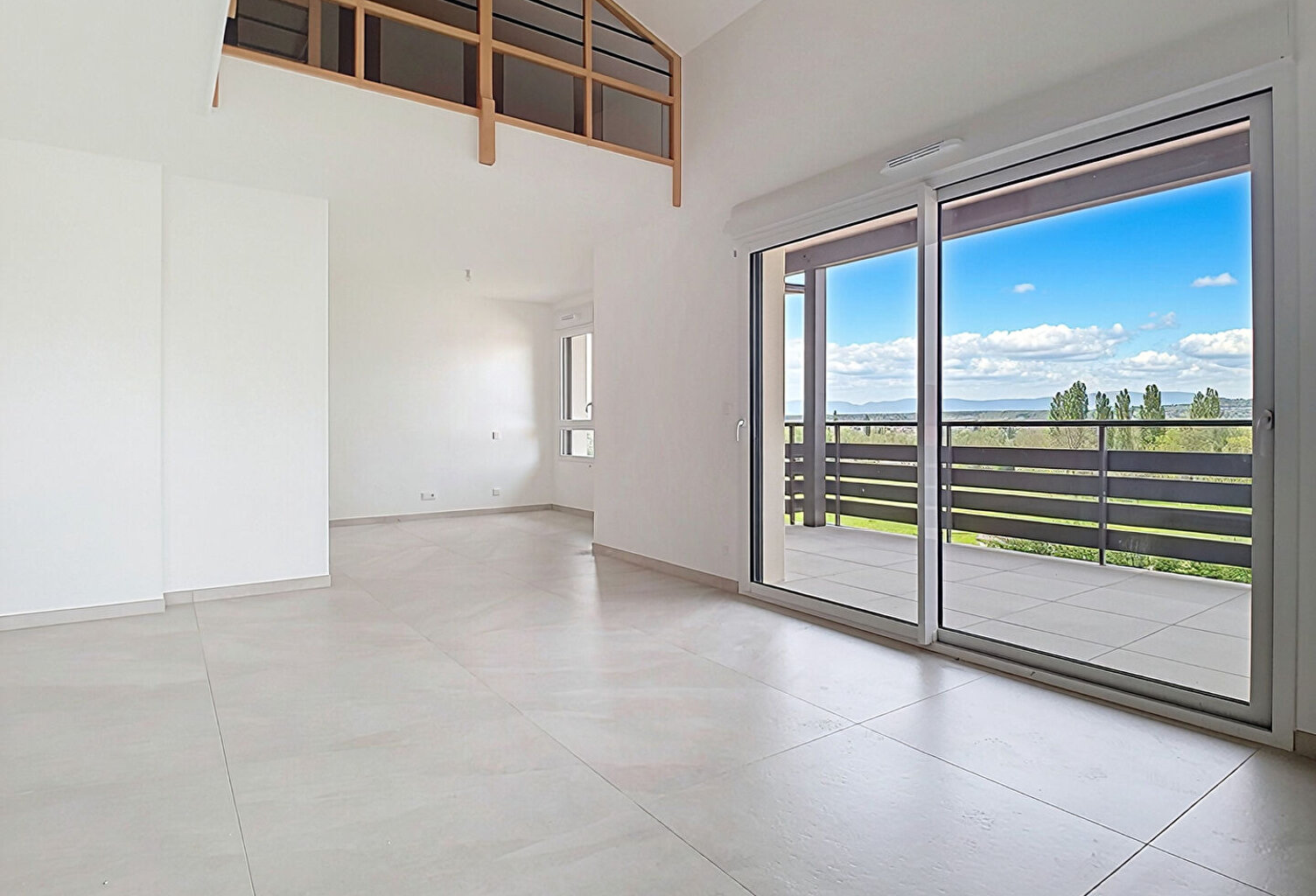 ATTIQUE - T4 Duplex 105 m² · Vue montagnes · À 27 min de Genève en train — photo 1