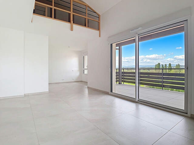 ATTIQUE - T4 Duplex 105 m² · Vue montagnes · À 27 min de Genève en train — photo du bien