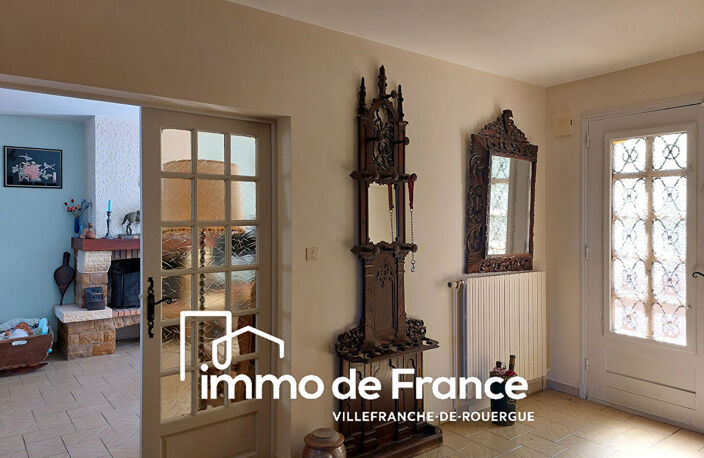 Maison T5 sur deux niveaux 153m² hab., garage et terrain de 2391m² — photo 3
