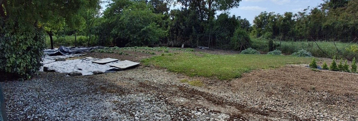 Terrain  415 m² à vendre à Croix-Chapeau (17220)