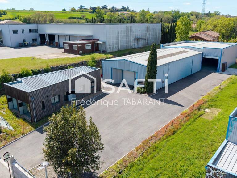 Entrepôt avec bureaux indépendants - zone d'activité dynamique — photo 1