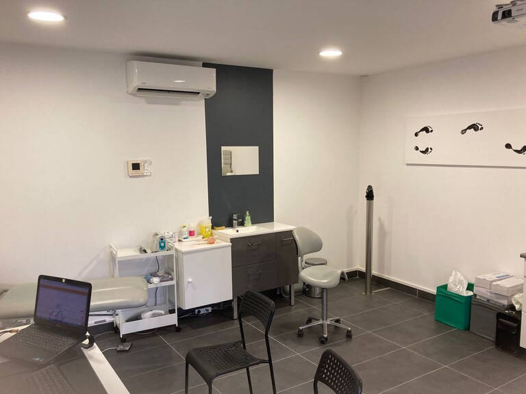 LOCAL PROFESSIONNEL — photo 1