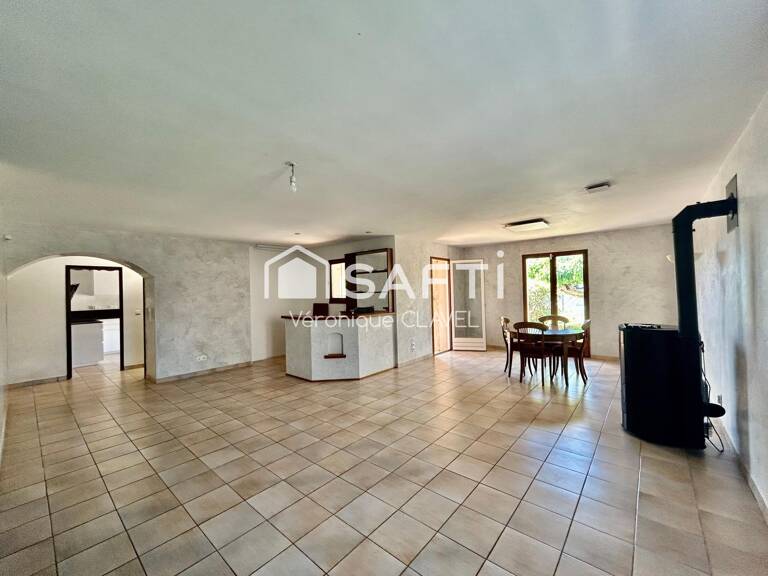 Villa provençale de 131m2 posée sur un terrain  paysagé de 1138m2 — photo 1