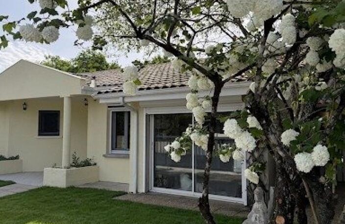 Maison de 150 m² de plain pied avec piscine — photo 2