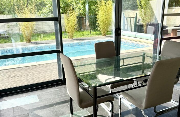 Maison de 150 m² de plain pied avec piscine — photo 4