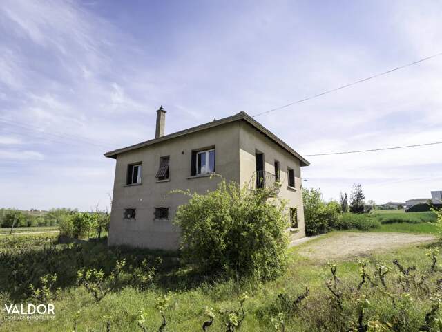 Maison 139m² à rénover - 1695m² de terrain — photo du bien