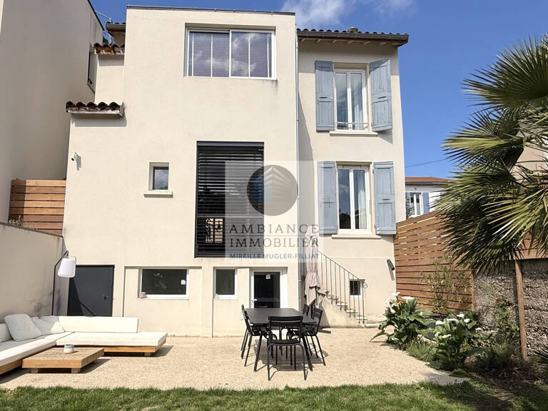 Ambiance contemporaine pour cette maison de ville — photo 1