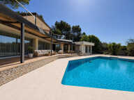 NIMES COLLINES NORD Maison d'architecte de 215 m2 sur 3100 m — photo 2
