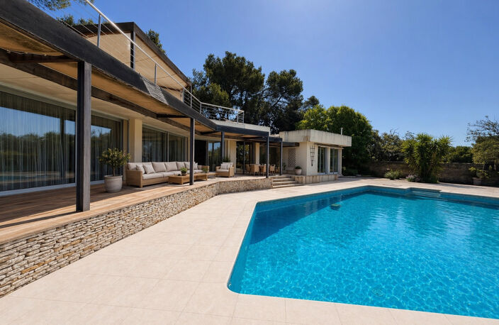 NIMES COLLINES NORD Maison d'architecte de 215 m2 sur 3100 m — photo 2
