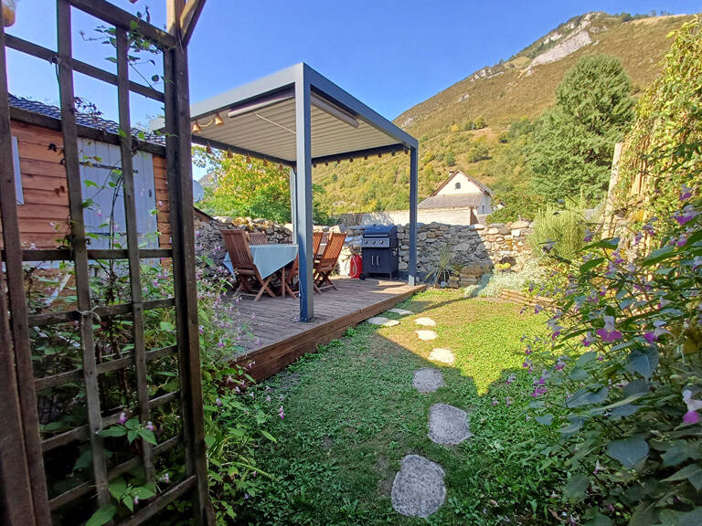 Campan - Maison de village  rénovée et meublée ,144m² — photo 1
