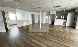 Bureau  186 m² à louer à Corbas (69960)