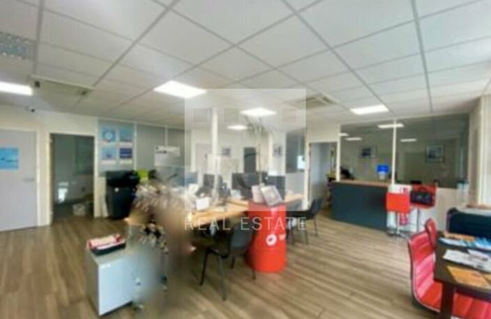 BUREAUX à LOUER — photo 2