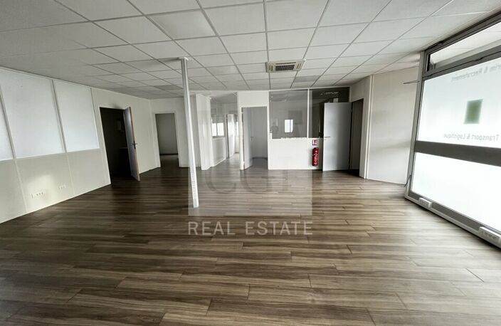 BUREAUX à LOUER — photo 3