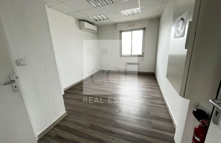 BUREAUX à LOUER — photo 4