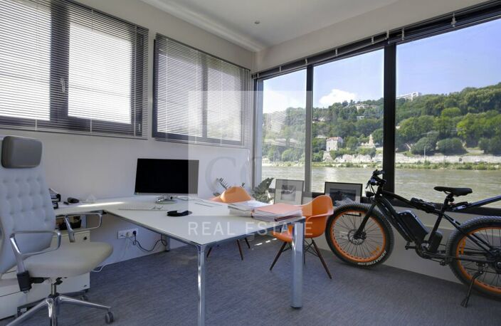 BUREAUX à LOUER — photo 2