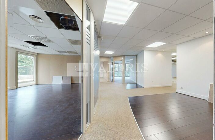 BUREAUX à LOUER — photo 5
